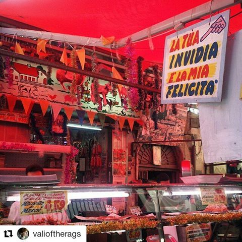 cartello al mercato di Napoli