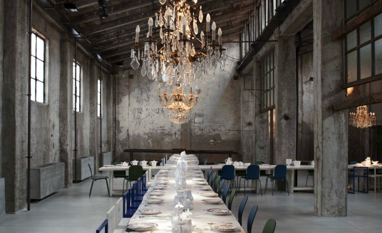 carlo-e-camilla-segheria-milano-interior-chandelier-balizroom-interiorblog-restaurant