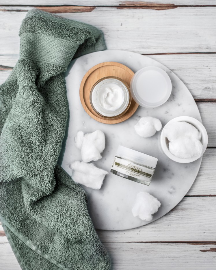 BASE-ROTONDA-GRANDE-IN-MARMO-BIANCO-CARRARA-balizroom-designblog-marbledesign