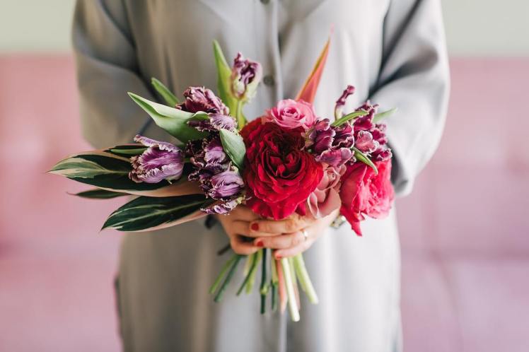 la-fiorellaia-bouquet-rose-garofani-tulipani-balizroom-primavera