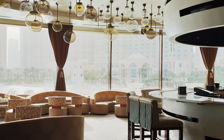 balizroom-interiorblog-nobu-restaurant-doha-white pearl- bar-02.jpg