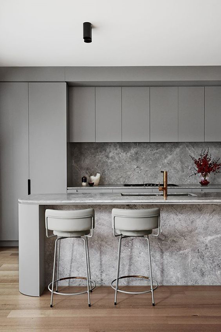 balizroom-interiorblog-cucina con sgabelli-fullofgrace.jpg