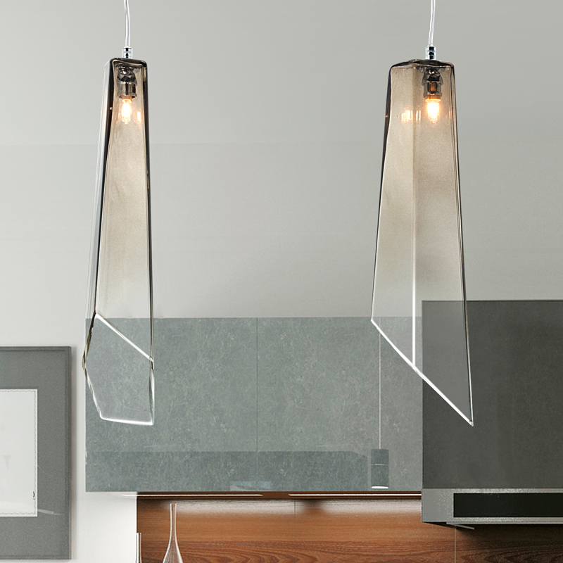 luci pendenti vetro beige per isola in cucina